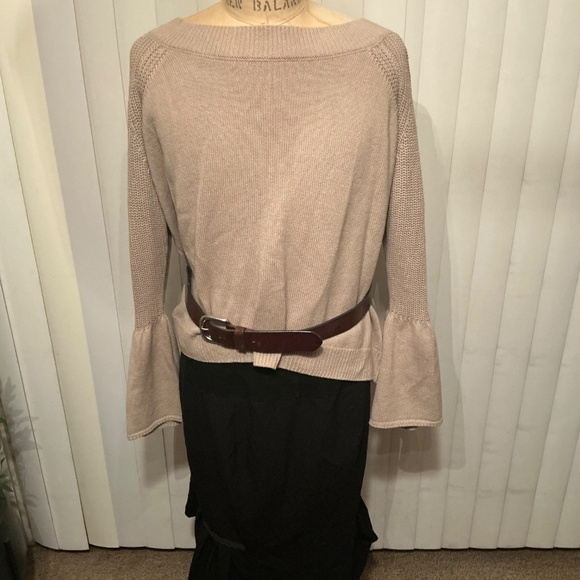 Express women sweater with tags size xl - Picture 9 of 9